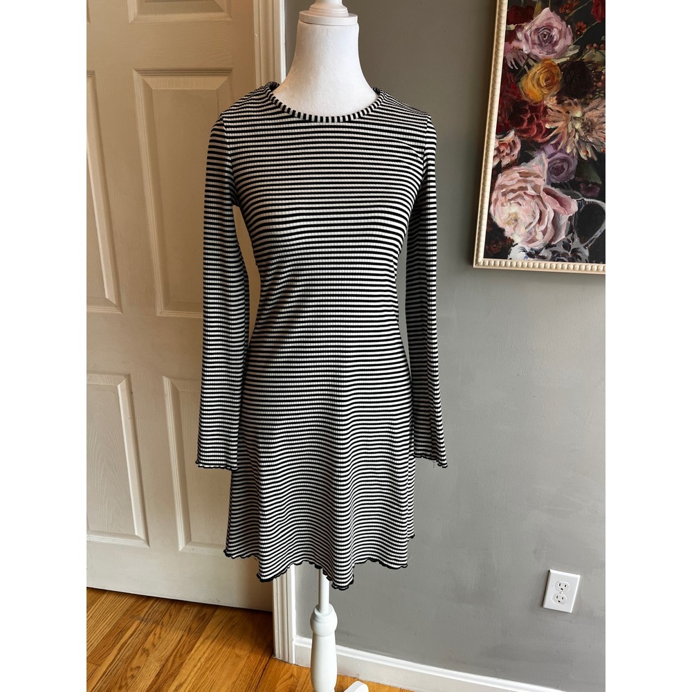 Divided H&M Black and White Stripe Dress BodyCon Crewneck Size 6 Preppy Minimal